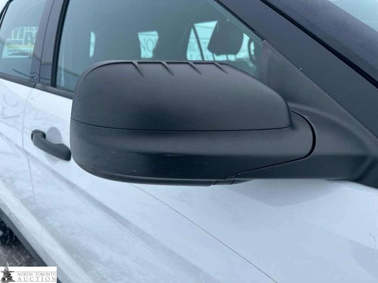 2018-ford-explorer-image-26