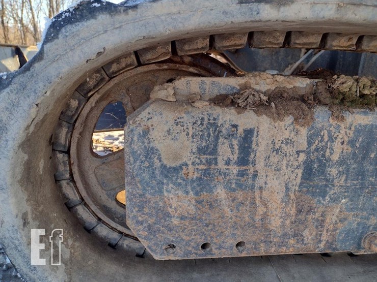 2013-deere-35d-image-31