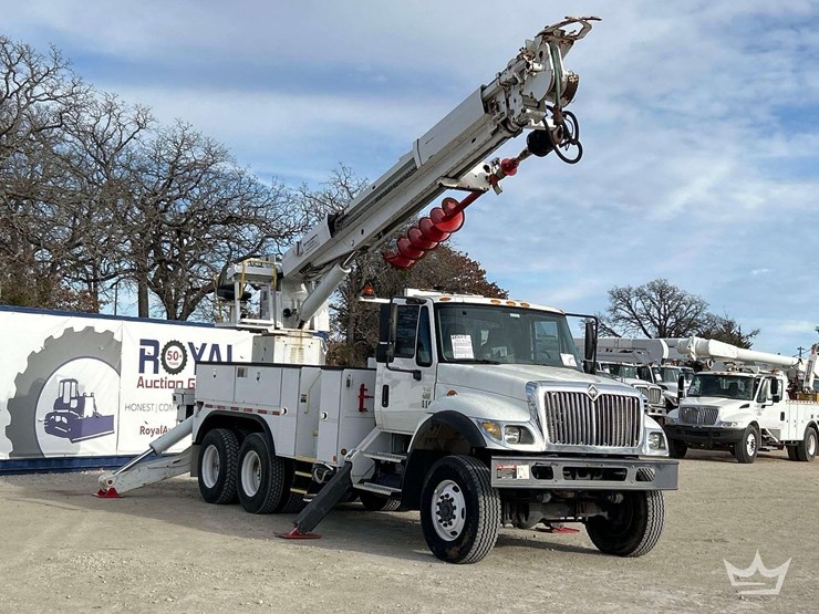 2007-international-derrick-digger-truck-image-4