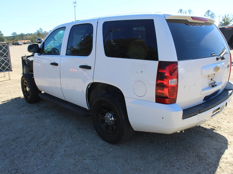 2013-chevrolet-tahoe-image-3