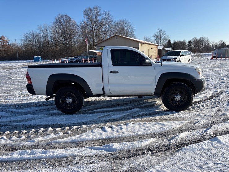 2014-toyota-tacoma-image-3
