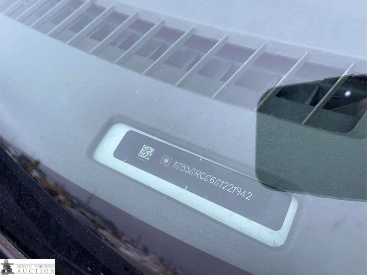 2016-chevrolet-express-g3500-image-13