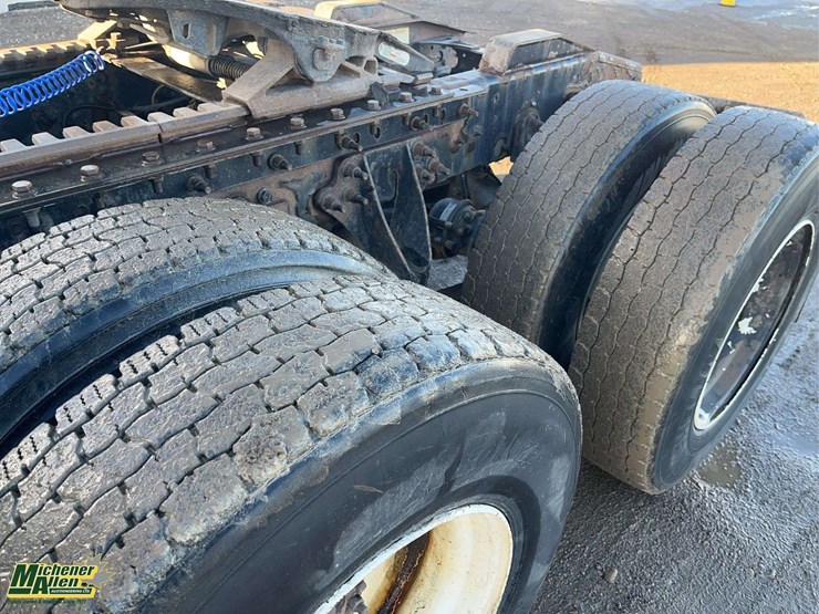 2017-international-prostar-image-11