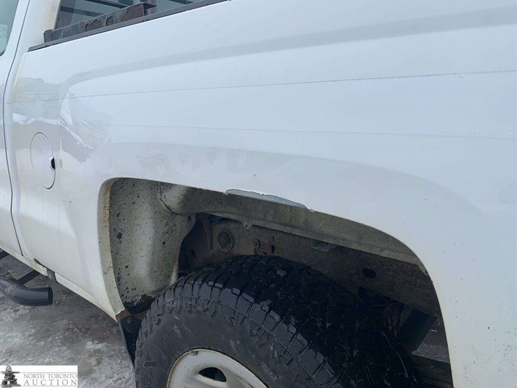 2018-chevrolet-silverado-1500-image-33