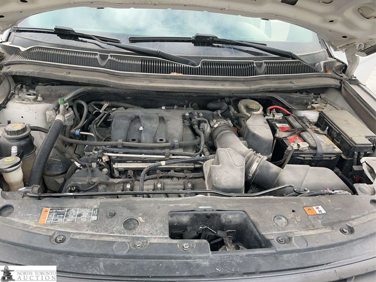 2019-ford-explorer-image-15