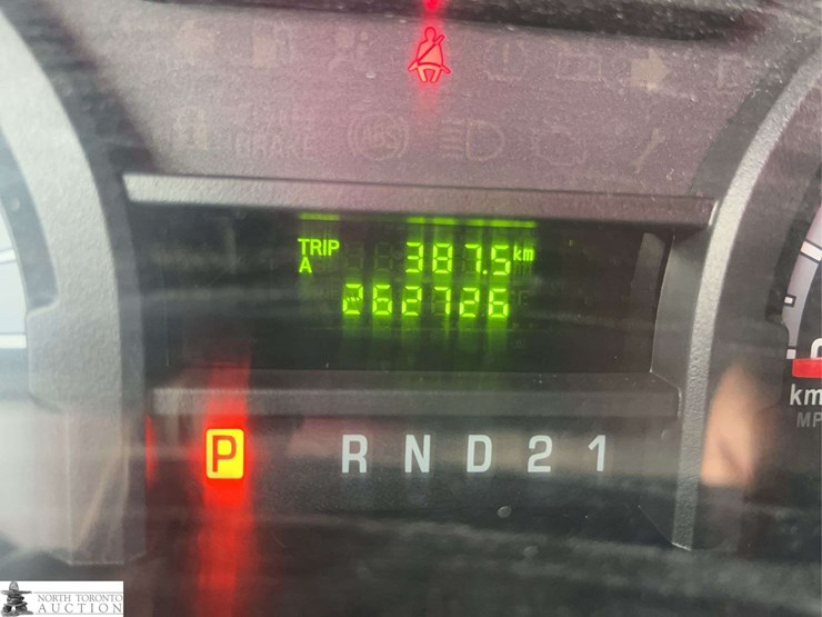 2013-ford-cargo-image-18