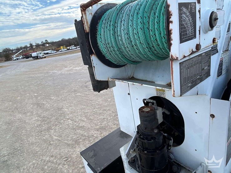 2007-international-derrick-digger-truck-image-39