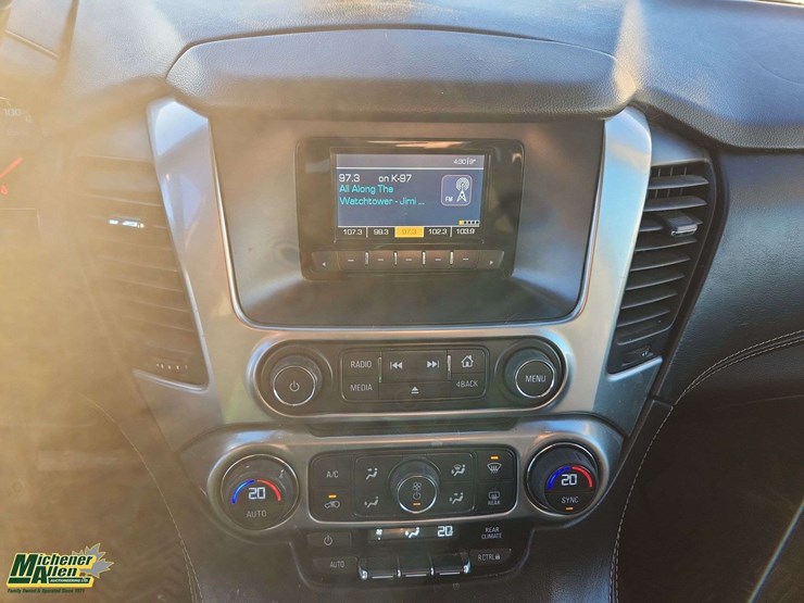 2015-chevrolet-suburban-image-20