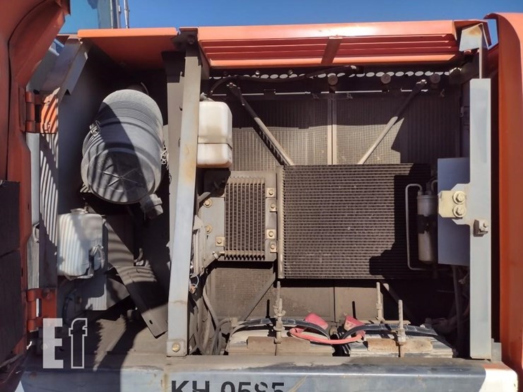 2012-hitachi-zx160-lc-3-image-42