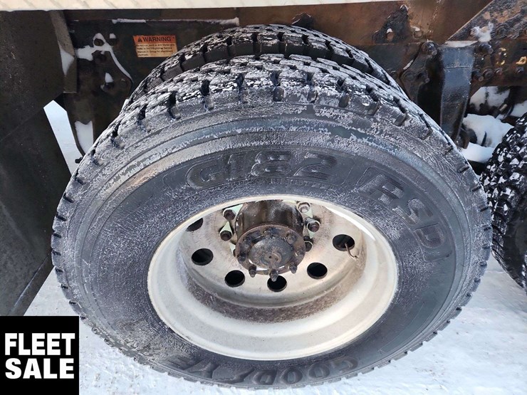 2011-freightliner-coronado-122-sd-image-15