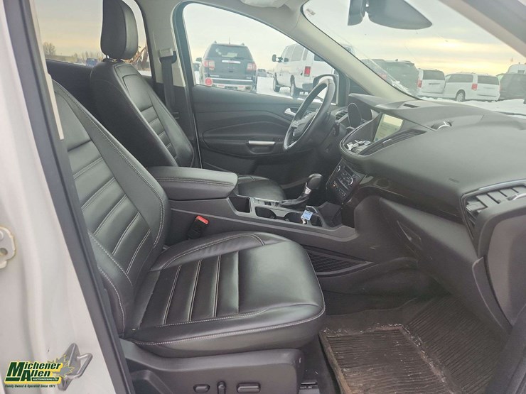 2018-ford-escape-titanium-image-27