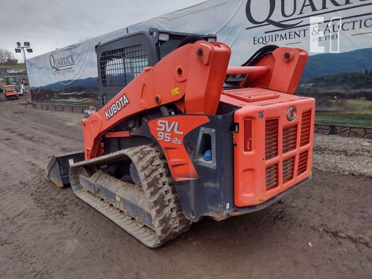 2017-kubota-svl95-2s-image-41