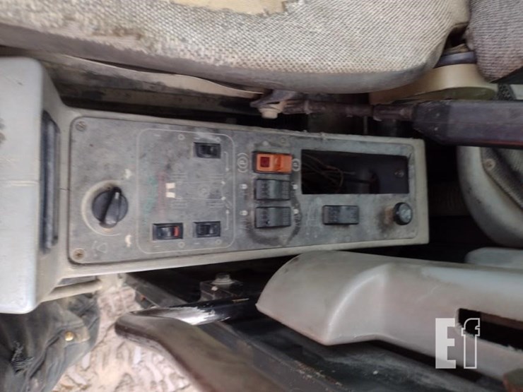 2005-gradall-xl3300-image-12