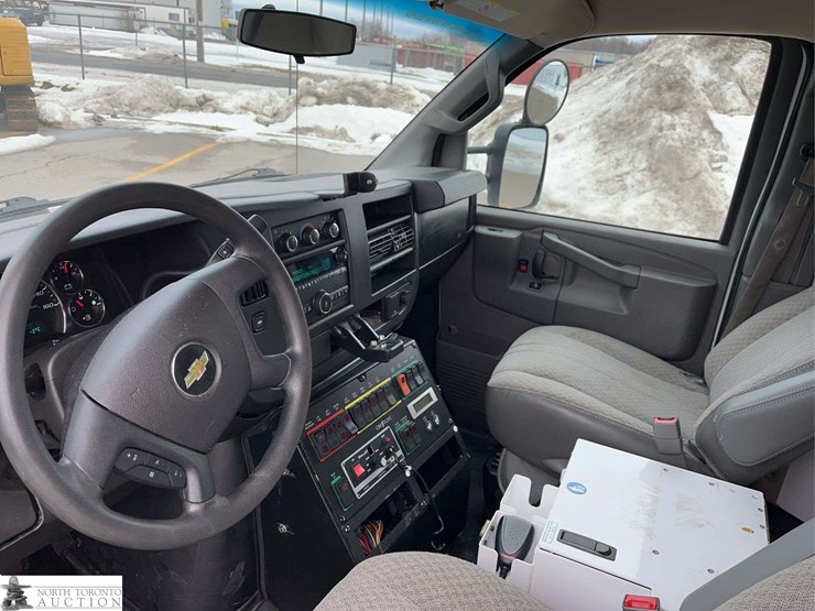 2016-chevrolet-express-g3500-image-17