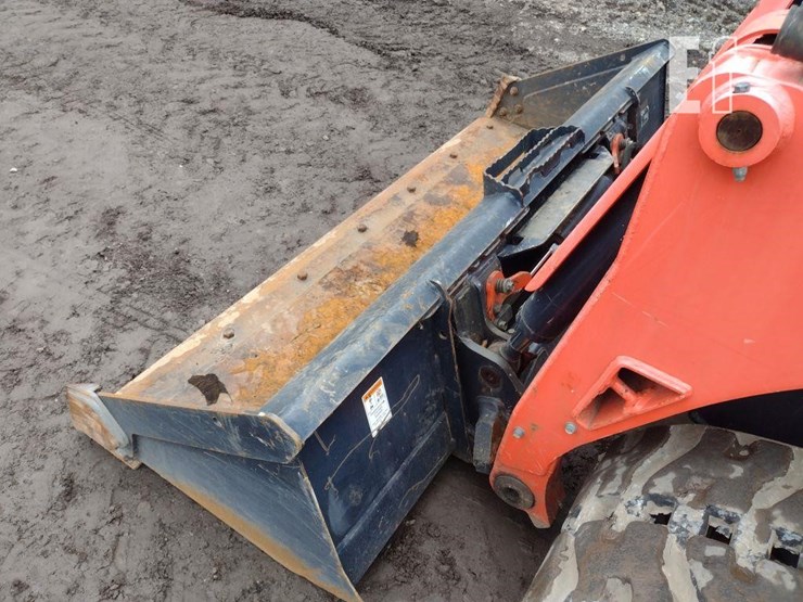 2017-kubota-svl95-2s-image-18