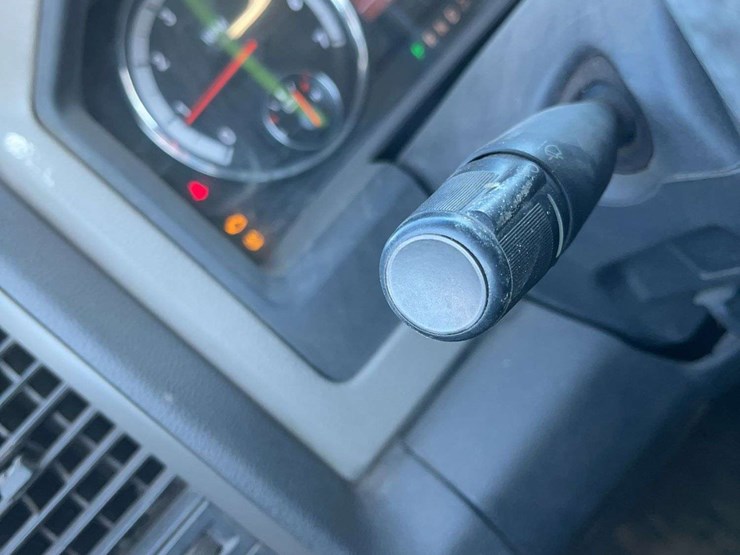 2012-dodge-2500-image-21