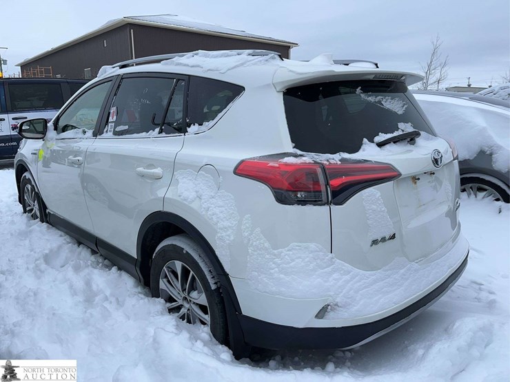 2017-toyota-rav4-image-6