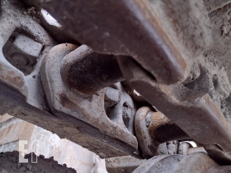 2015-volvo-ec220e-lr-image-33