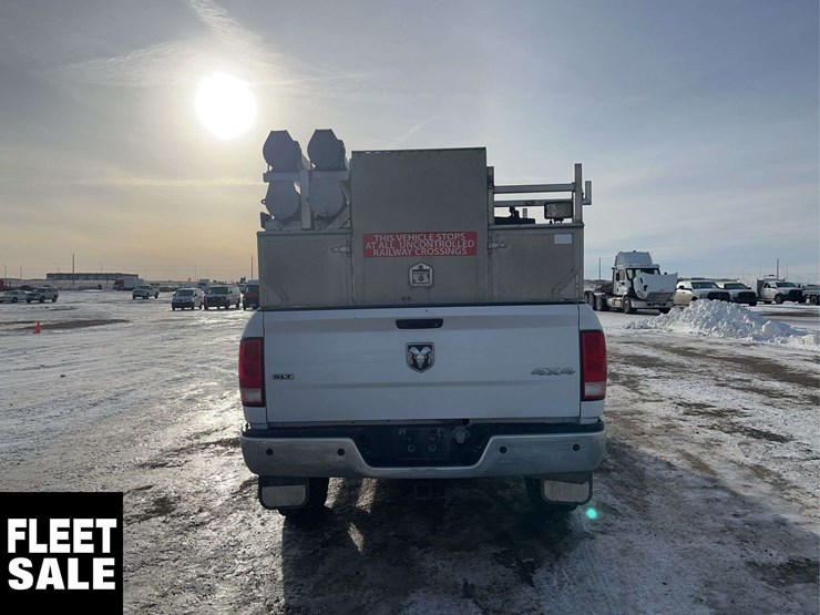 2015-dodge-3500-image-7