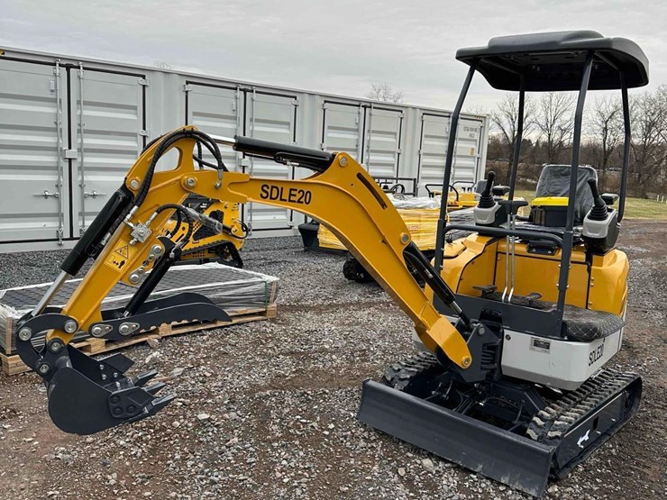 unused-sdle20-mini-excavator-image-1