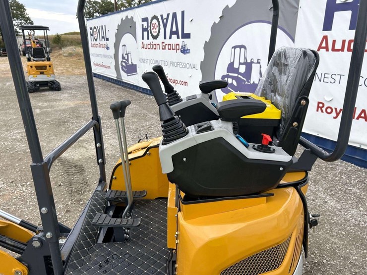 2025-sdlanch-sdle20-diesel-mini-excavator-image-8