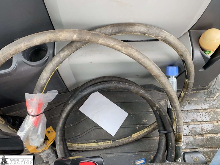 2019-caterpillar-420f2-it-image-31