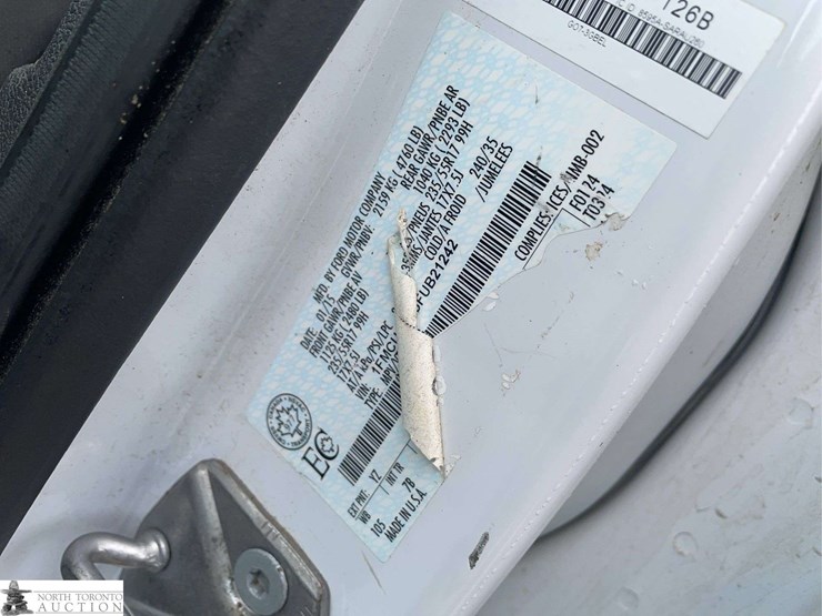 2015-ford-escape-image-10