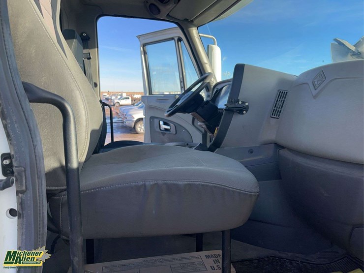 2017-international-prostar-image-15