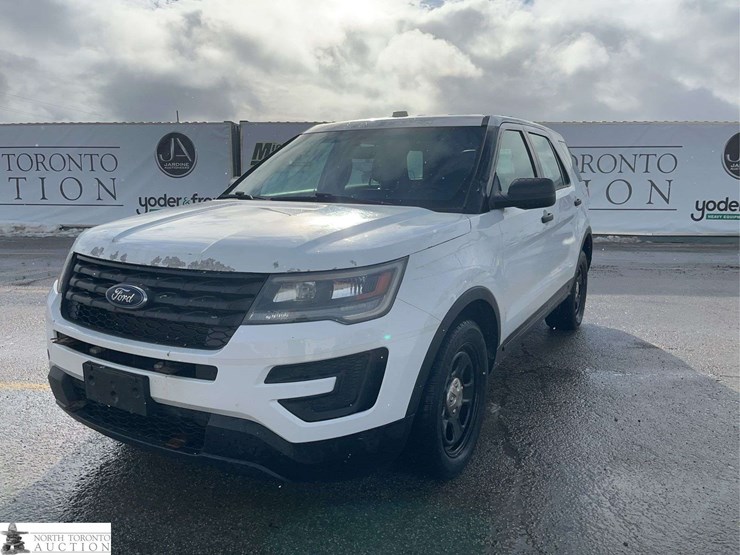 2017-ford-explorer-image-1