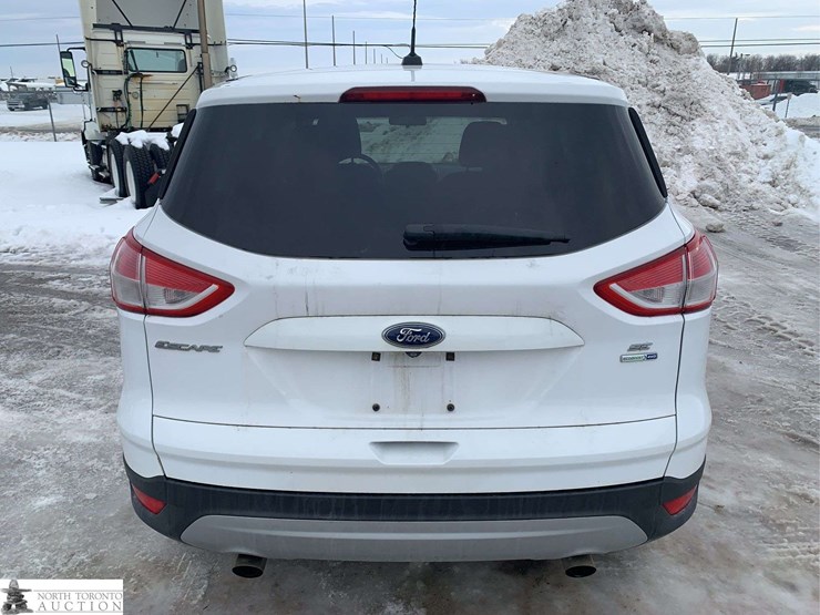 2015-ford-escape-se-image-6