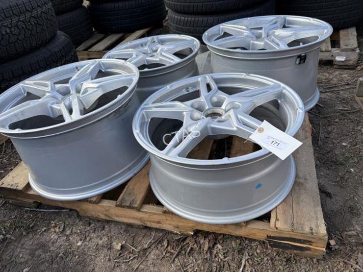 #171-•-set-of-4-corvette-rims---used-image-3
