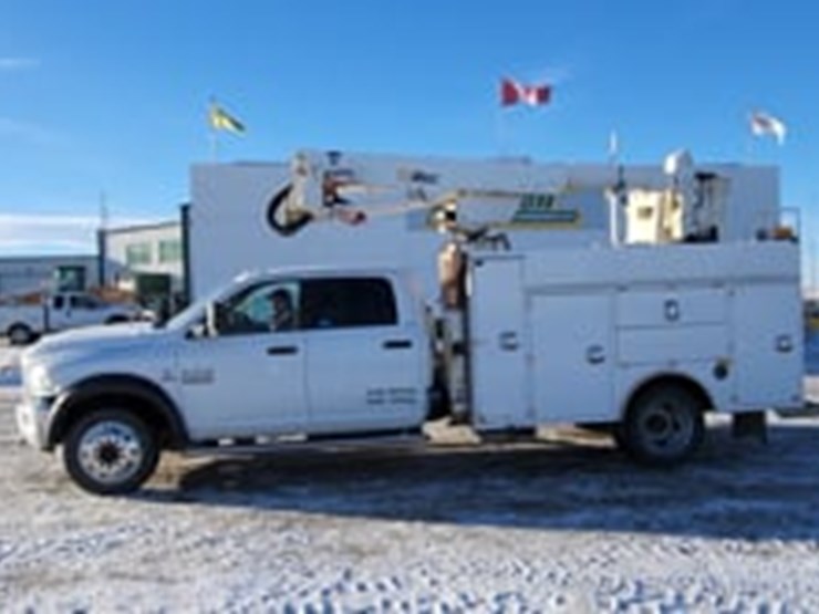 2016-ram-5500-s/a-bucket-truck-image-5