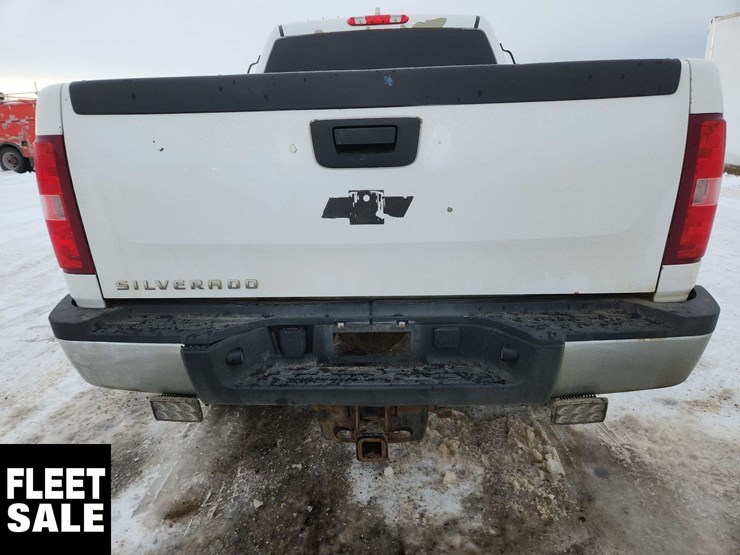 2011-chevrolet-silverado-1500-image-42