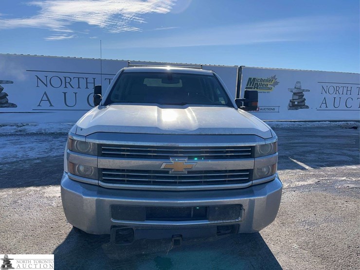 2015-chevrolet-silverado-2500hd-image-5