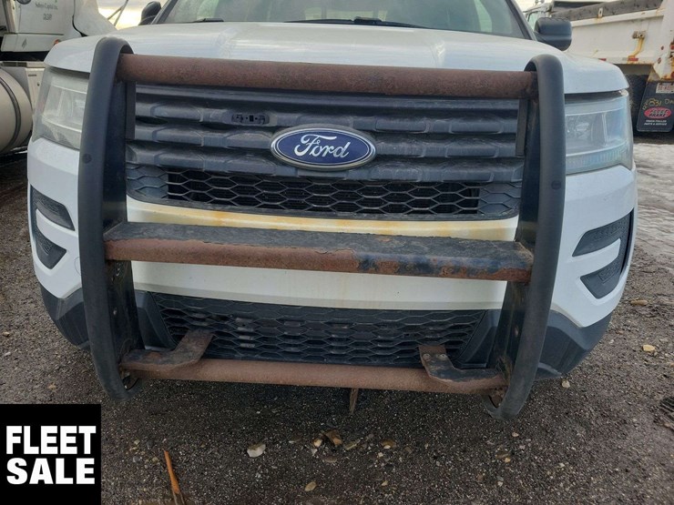 2016-ford-explorer-image-25