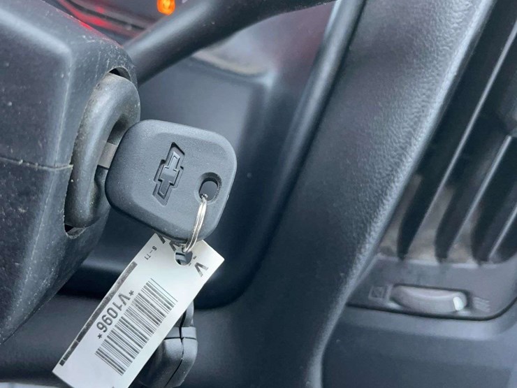 2015-chevrolet-k1500-image-21