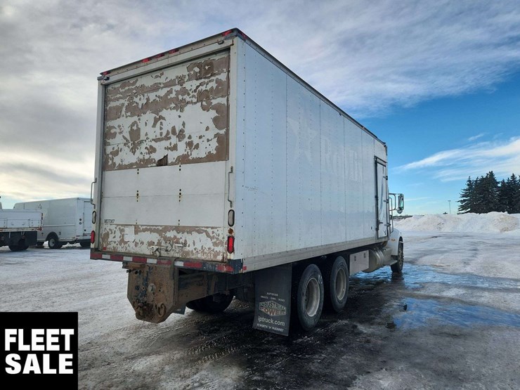 2011-peterbilt-348-image-4