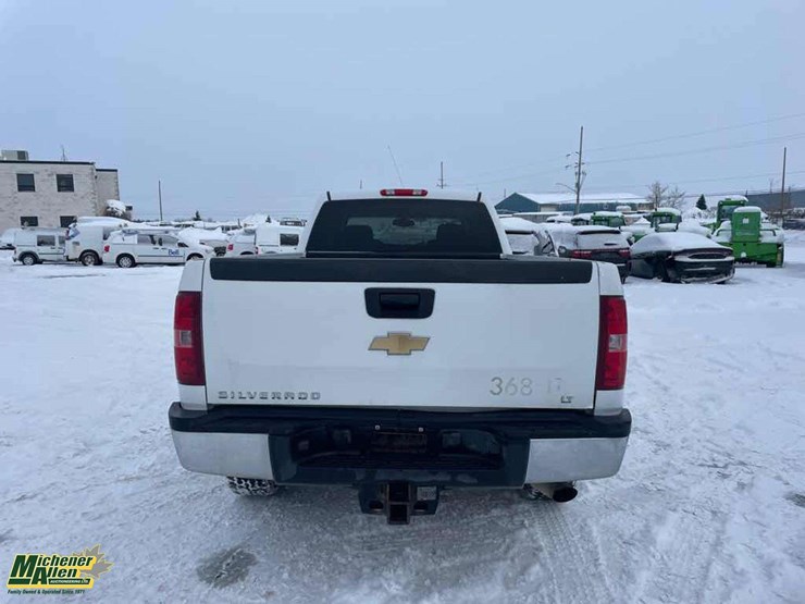 2011-chevrolet-k2500-image-14