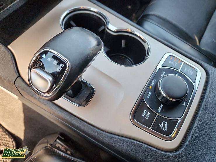 2014-jeep-grand-cherokee-image-21