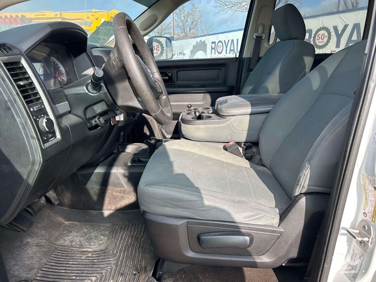 2017-dodge-2500-image-14