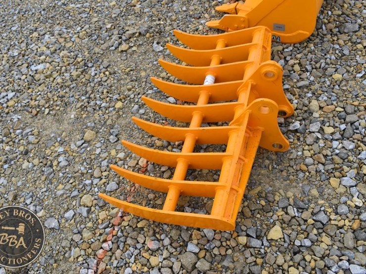 caterpillar-305-image-4