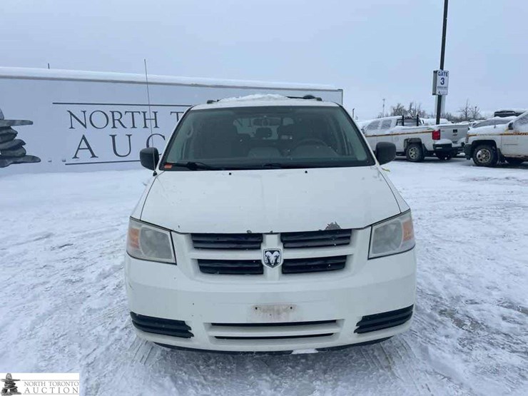 2009-dodge-grand-caravan-se-image-3