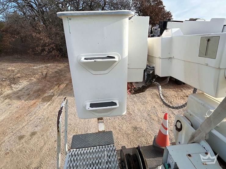 2011-ford-f750-image-34