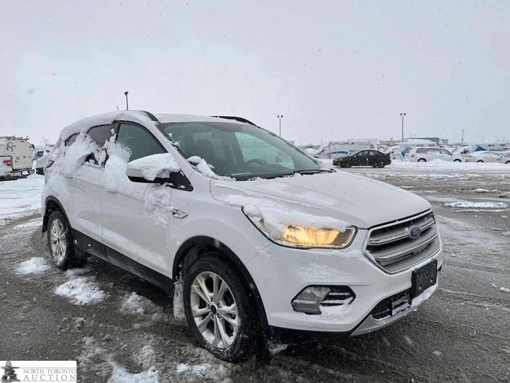 2017-ford-escape-se-image-3