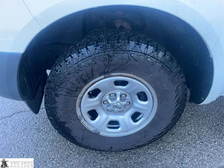 2017-nissan-frontier-image-19