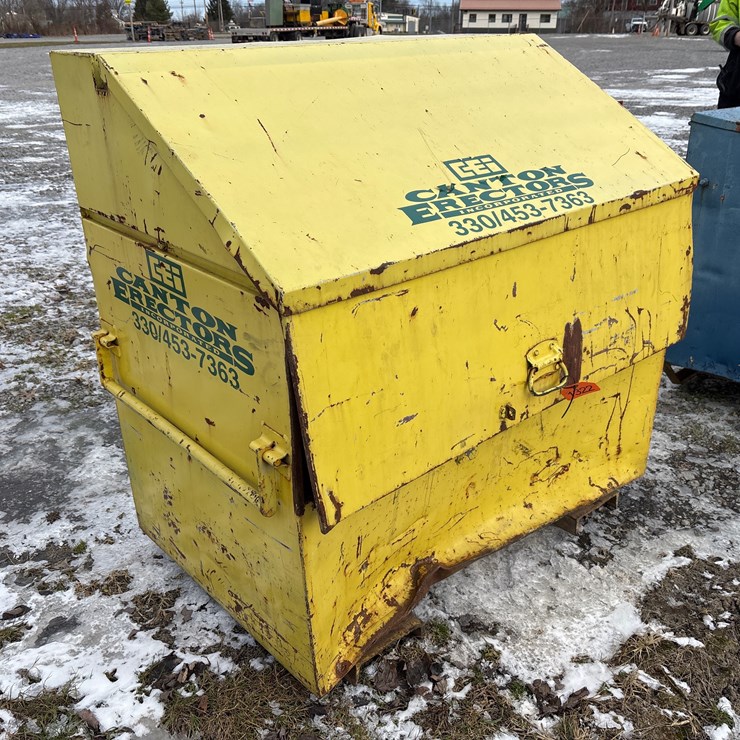 #6532 • E1. Job site box filled with misc