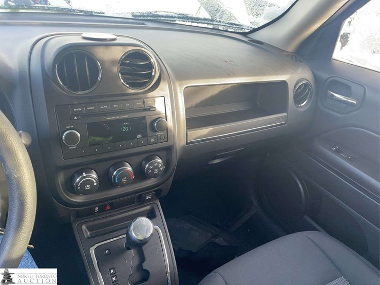 2012-jeep-patriot-image-18