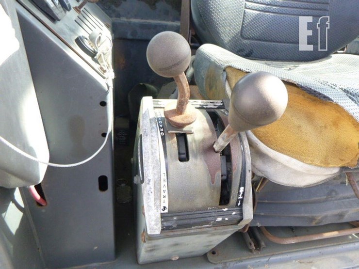 2004-volvo-g86-image-10