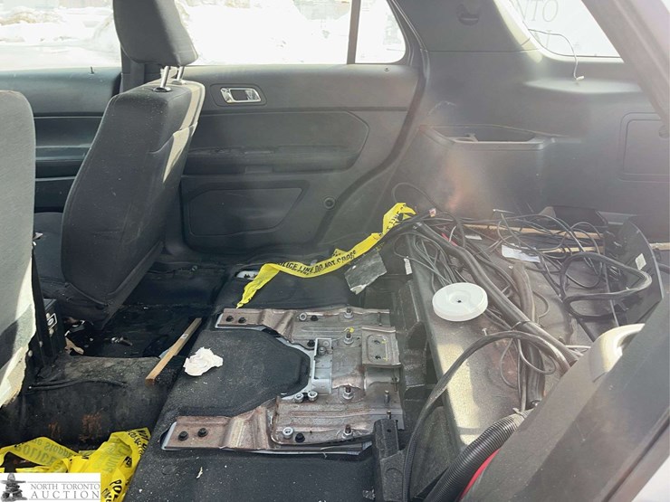 2017-ford-explorer-image-29