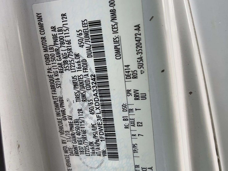 2013-ford-e350-image-15